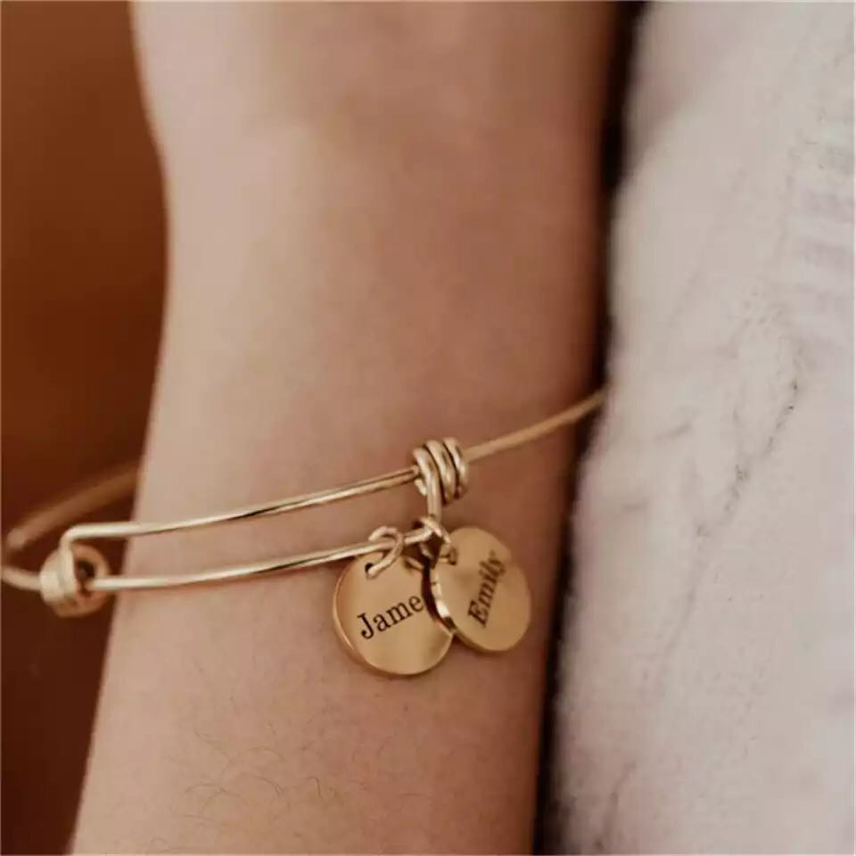 Gepersonaliseerde Armband Met  - Women Fashion Name Ideas recensie en prijs